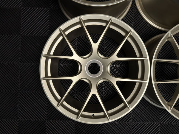 GT-01C 992 GT3 RS 20 inch Track setup